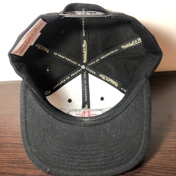 Mitchell & Ness Huston Rockets SnapBack hat - Picture 3 of 4